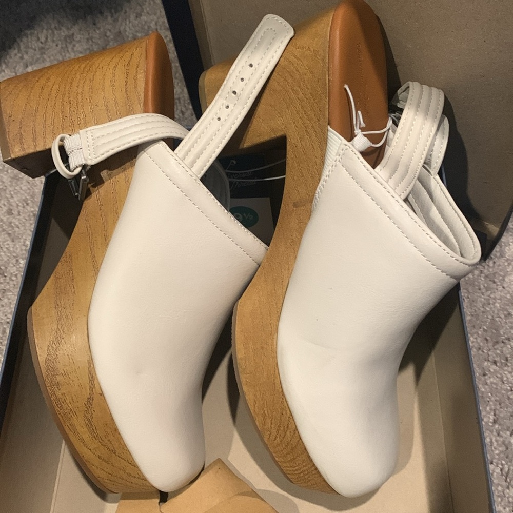 Universal Thread White Watson Memory Foam Heels - Picture 13 of 15